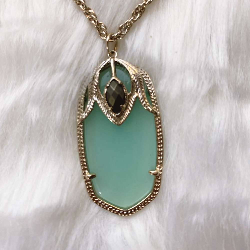 Kendra Scott Chalcedony Roxanne Pendant Necklace